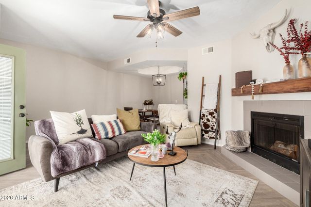 2315 W UNION HILLS Drive 104, Phoenix, AZ 85027