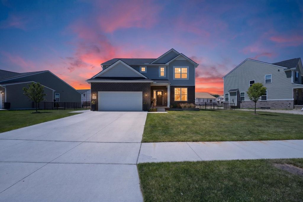 51681 Maple Leaf Drive, Macomb, MI 48042