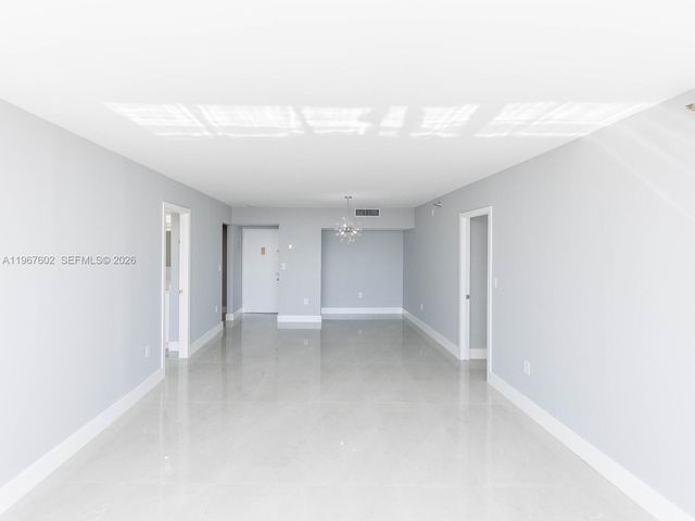 20505 E Country Club Dr 634, Aventura, FL 33180