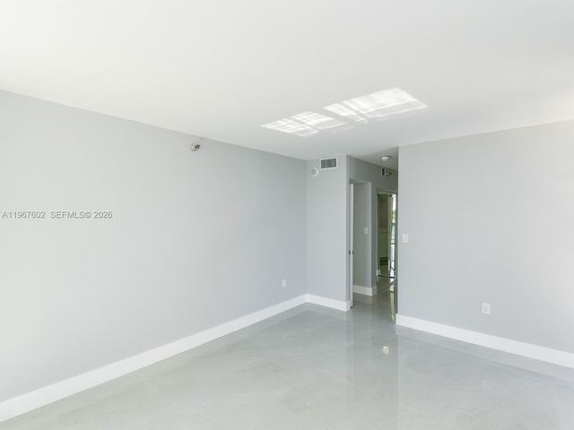 20505 E Country Club Dr 634, Aventura, FL 33180