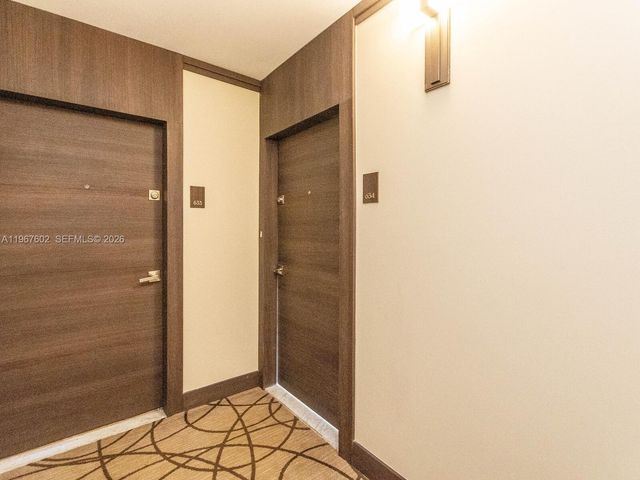 20505 E Country Club Dr 634, Aventura, FL 33180