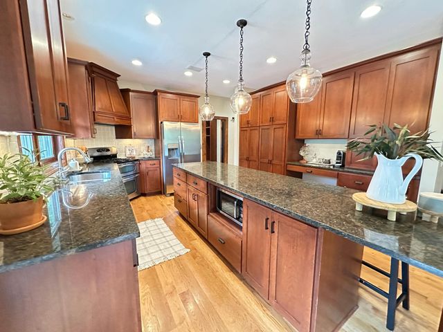 401 Rolling Hills Drive, Mound, MN 55364
