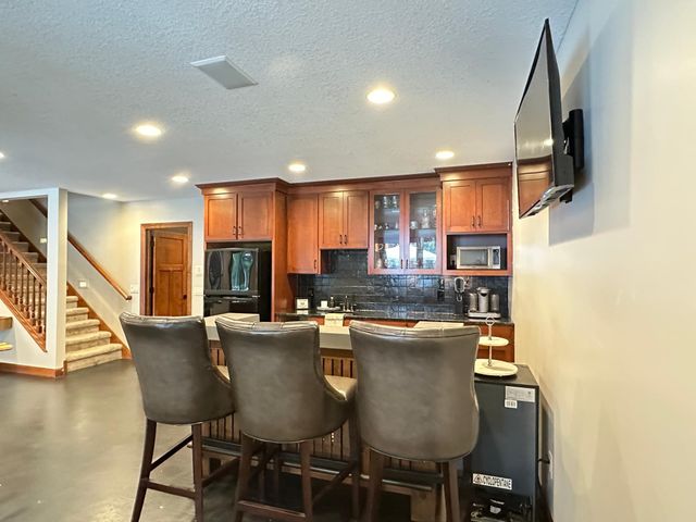 401 Rolling Hills Drive, Mound, MN 55364