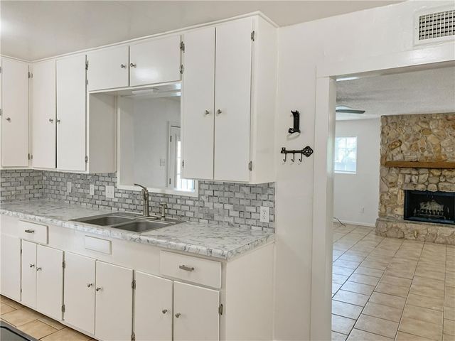735 Chase Dr, Corpus Christi, TX 78412
