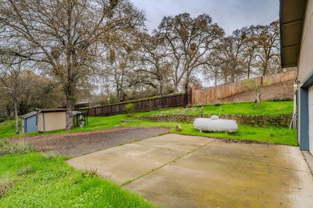 7571 Westhill Rd, Valley Springs, CA 95252