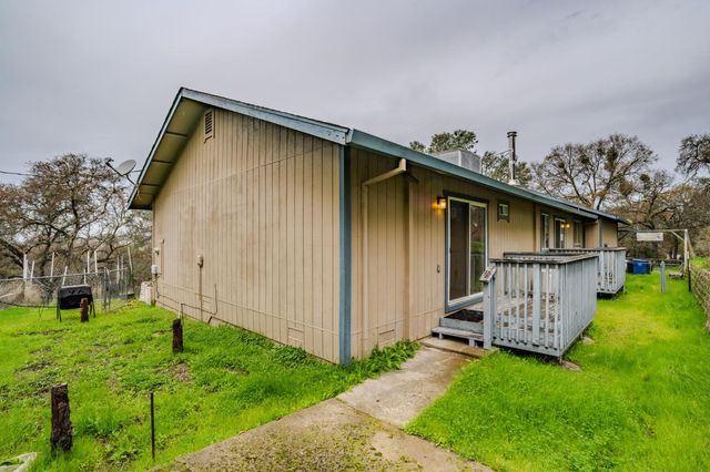 7571 Westhill Rd, Valley Springs, CA 95252