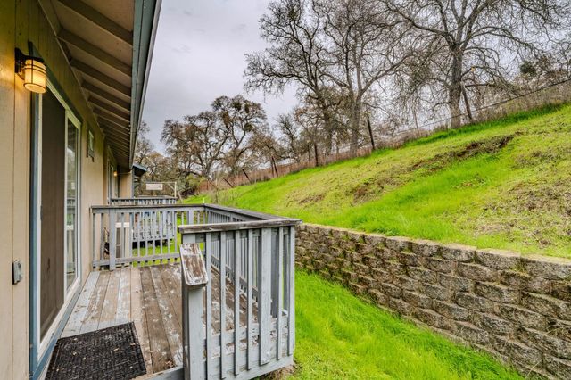 7571 Westhill Rd, Valley Springs, CA 95252