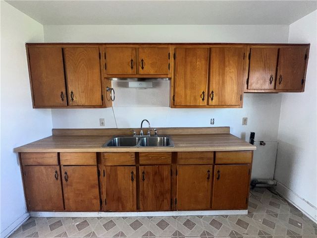 317 Redwood Dr, Mathis, TX 78368