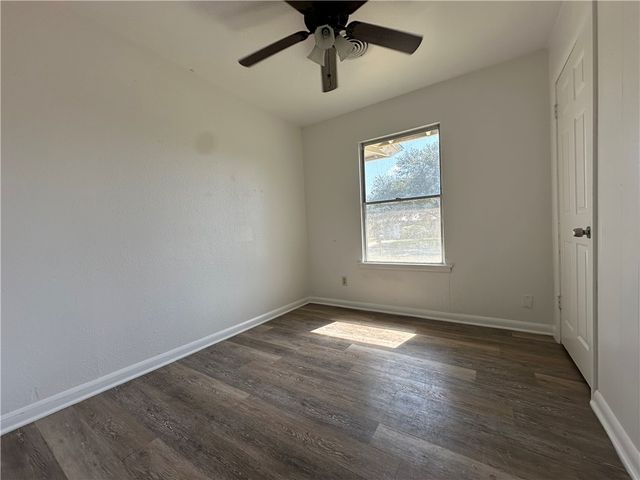 317 Redwood Dr, Mathis, TX 78368