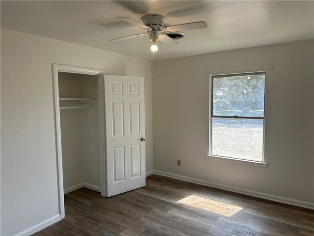317 Redwood Dr, Mathis, TX 78368
