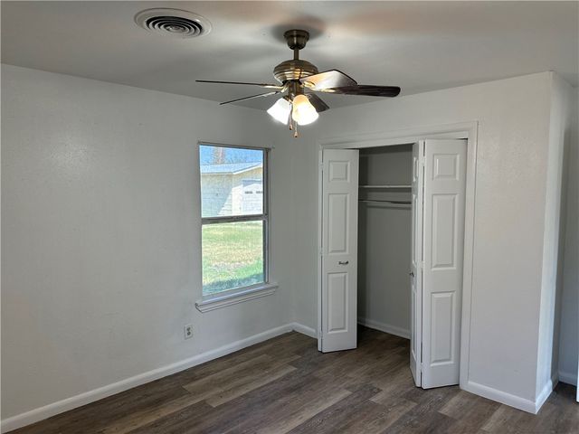 317 Redwood Dr, Mathis, TX 78368