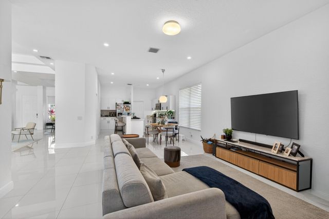 2002 Schooner Lane, Weston, FL 33327