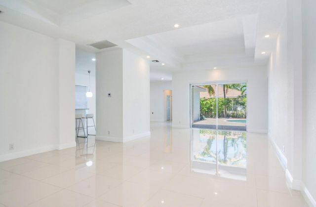 2002 Schooner Lane, Weston, FL 33327