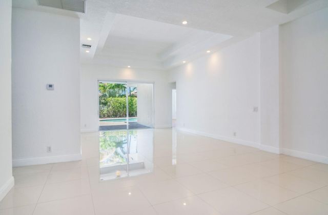 2002 Schooner Lane, Weston, FL 33327