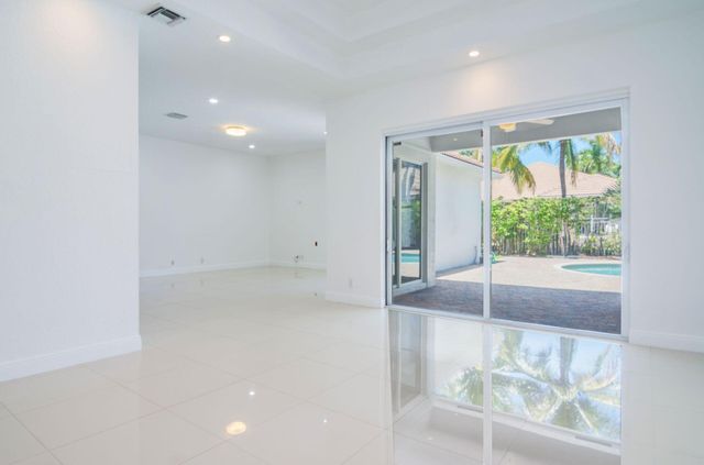 2002 Schooner Lane, Weston, FL 33327