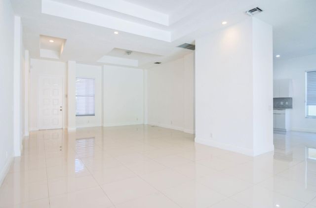 2002 Schooner Lane, Weston, FL 33327