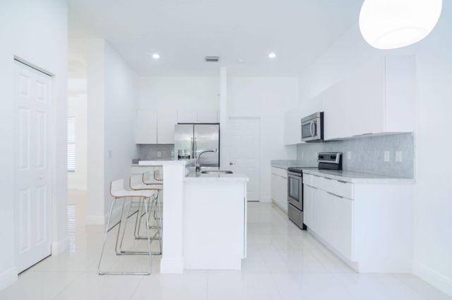 2002 Schooner Lane, Weston, FL 33327