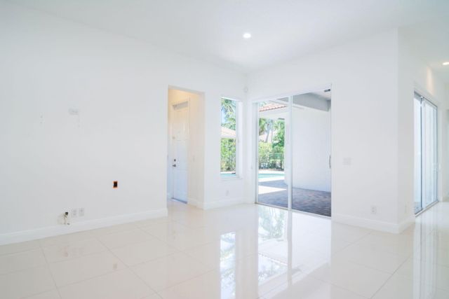 2002 Schooner Lane, Weston, FL 33327