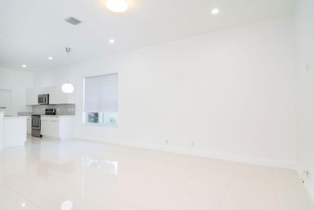 2002 Schooner Lane, Weston, FL 33327