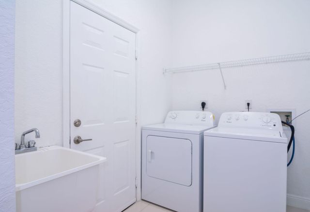 2002 Schooner Lane, Weston, FL 33327