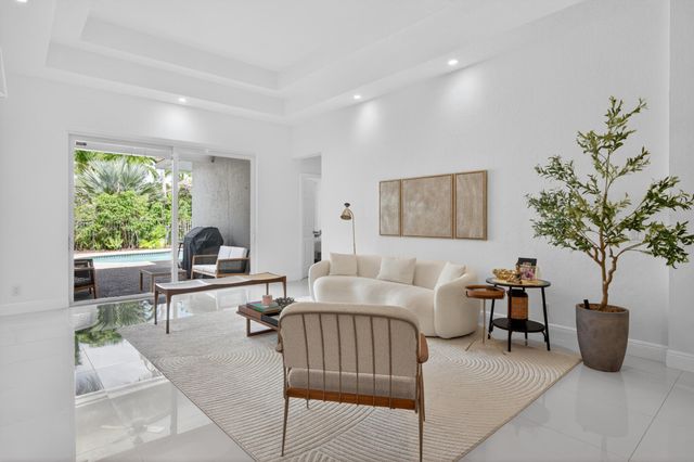 2002 Schooner Lane, Weston, FL 33327