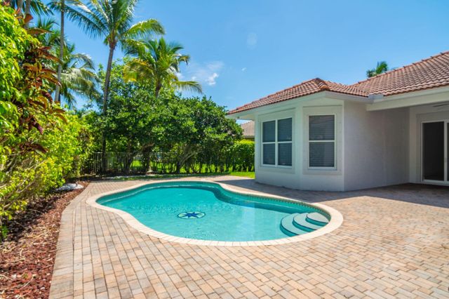 2002 Schooner Lane, Weston, FL 33327