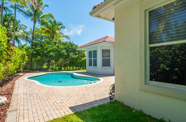 2002 Schooner Lane, Weston, FL 33327