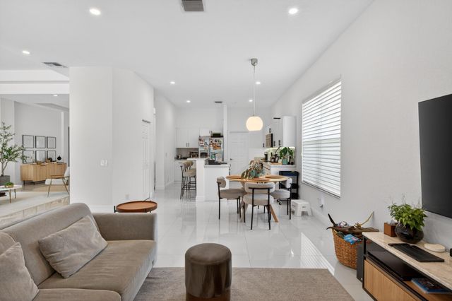 2002 Schooner Lane, Weston, FL 33327