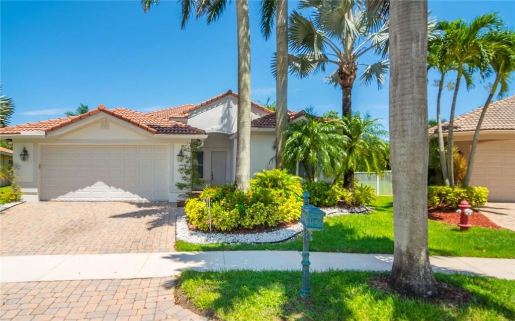 2002 Schooner Lane, Weston, FL 33327