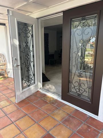 690 NW 68th Ave, Plantation, FL 33317