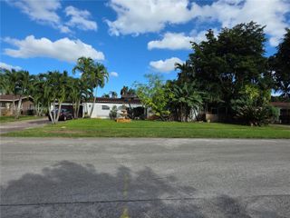 690 NW 68th Ave, Plantation, FL 33317