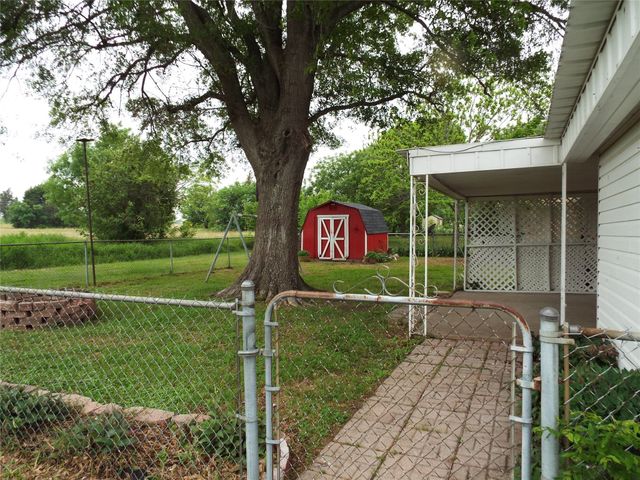 111 Waldman Drive, Gun Barrel City, TX 75156