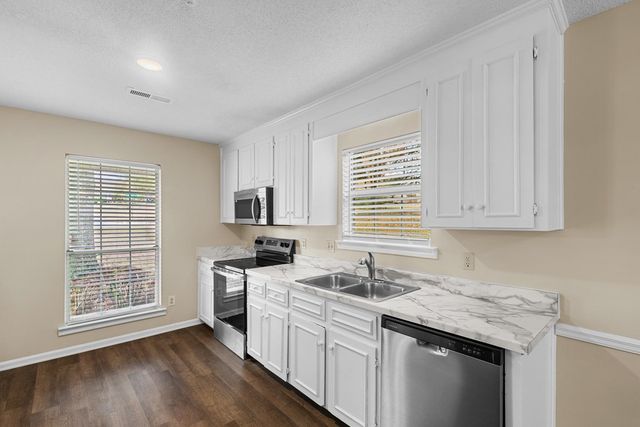 404 Summerrain Terrace, Dothan, AL 36303