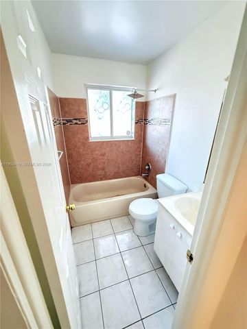 4797 Gladiator Cir, Green Acres, FL 33463