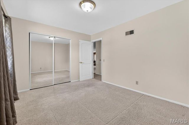 63 Lincord Drive, St Louis, MO 63128