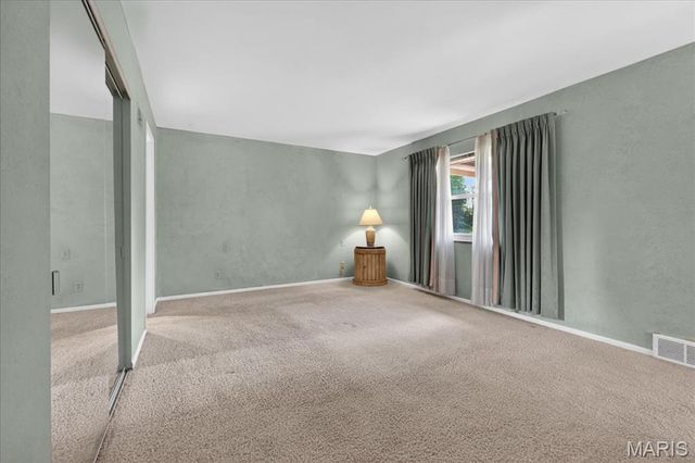 63 Lincord Drive, St Louis, MO 63128