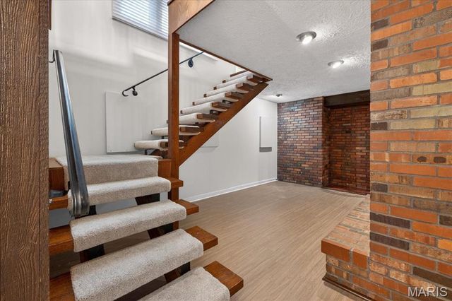 63 Lincord Drive, St Louis, MO 63128