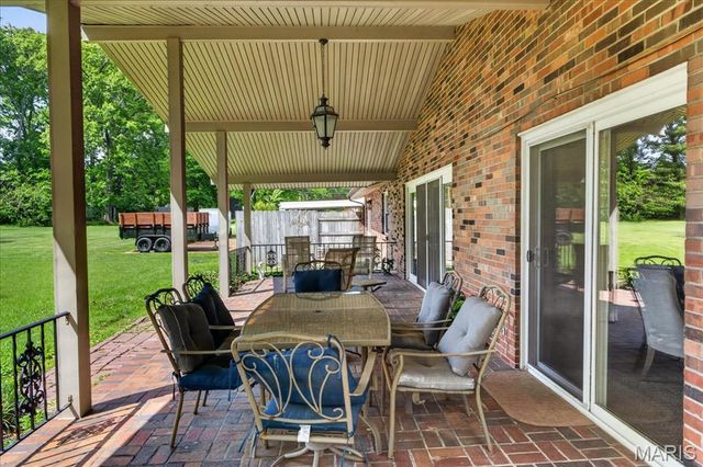 63 Lincord Drive, St Louis, MO 63128