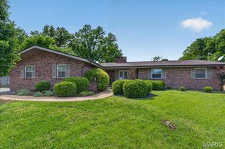 63 Lincord Drive, St Louis, MO 63128