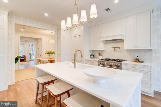 153 NORTH CAROLINA AVE SE, Washington, DC 20003