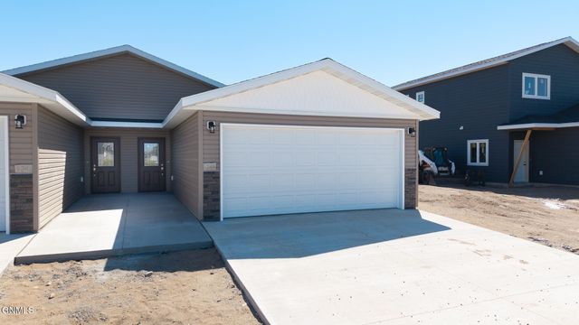 1244 4th Avenue NW, Valley City, ND 58072 property photo
