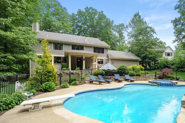8352 Vinewood Point, Texas Twp, MI 49071