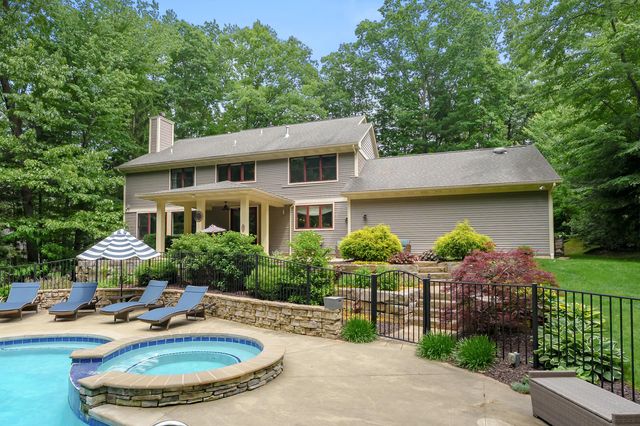 8352 Vinewood Point, Texas Twp, MI 49071