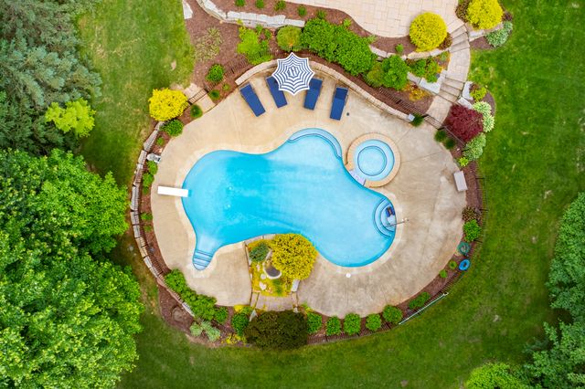 8352 Vinewood Point, Texas Twp, MI 49071