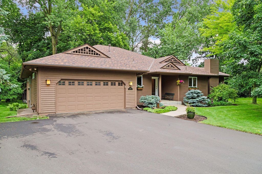 4901 Sparrow Road, Minnetonka, MN 55345