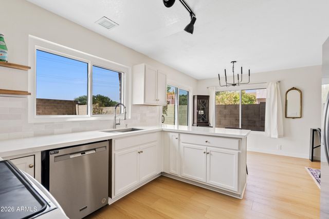 3959 W WHISPERING WIND Drive, Glendale, AZ 85310
