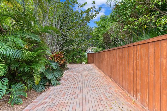 727 Claremore Drive, West Palm Beach, FL 33401
