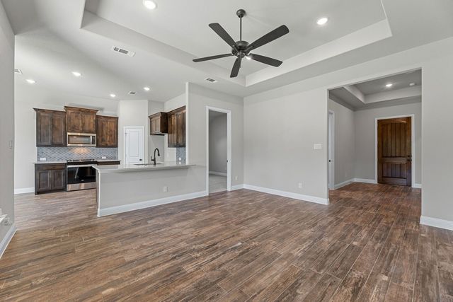2106 Briarwood Drive, Bridgeport, TX 76426