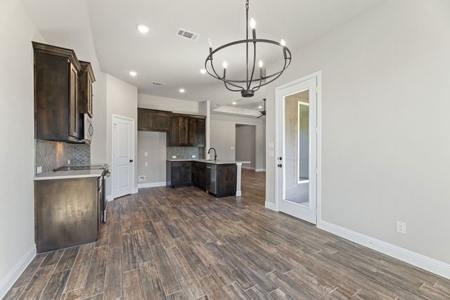 2106 Briarwood Drive, Bridgeport, TX 76426