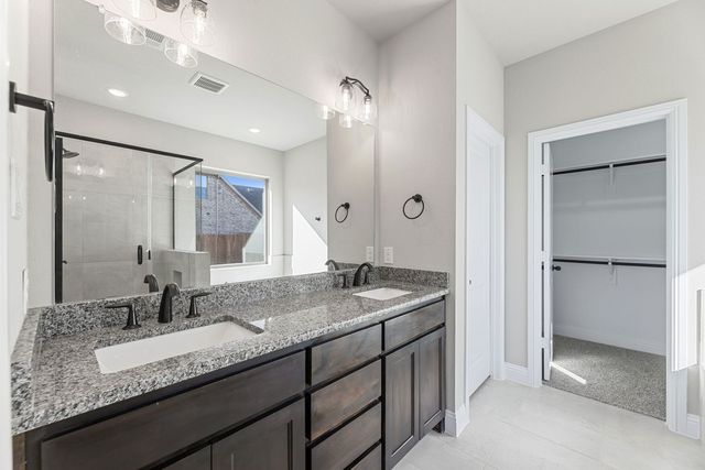 2106 Briarwood Drive, Bridgeport, TX 76426